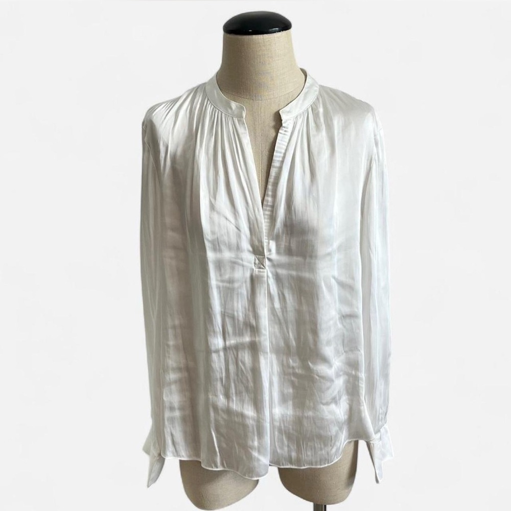 H&M White Satin V-neck Pullover Blouse Top Workwear Lightweight Business